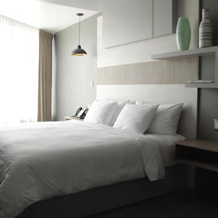 Esduma Hk Hotel Pachuca Екстериор снимка