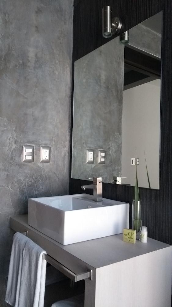 Esduma Hk Hotel Pachuca Екстериор снимка