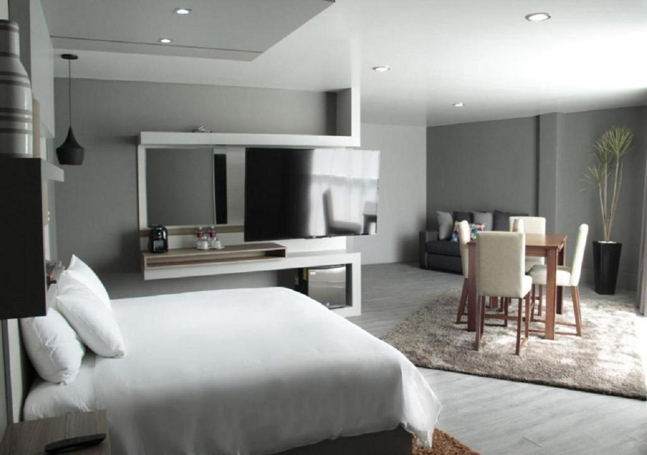 Esduma Hk Hotel Pachuca Екстериор снимка