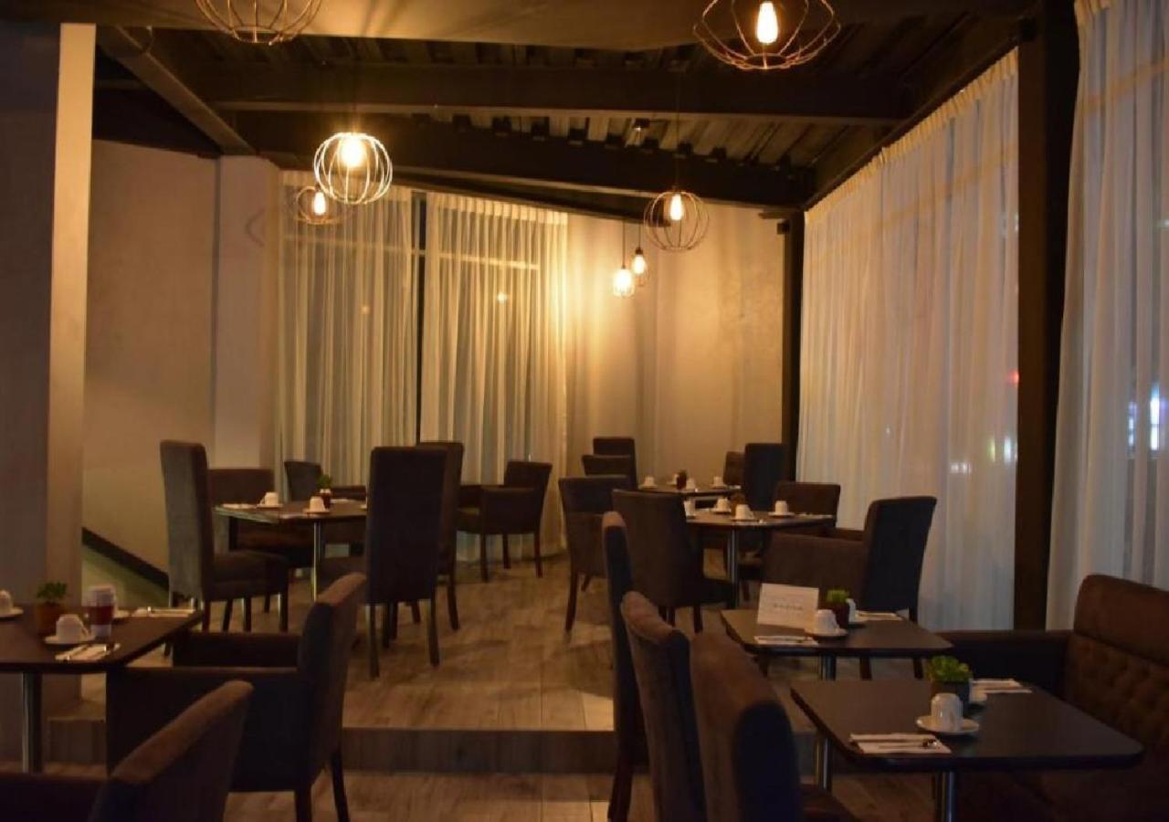 Esduma Hk Hotel Pachuca Екстериор снимка