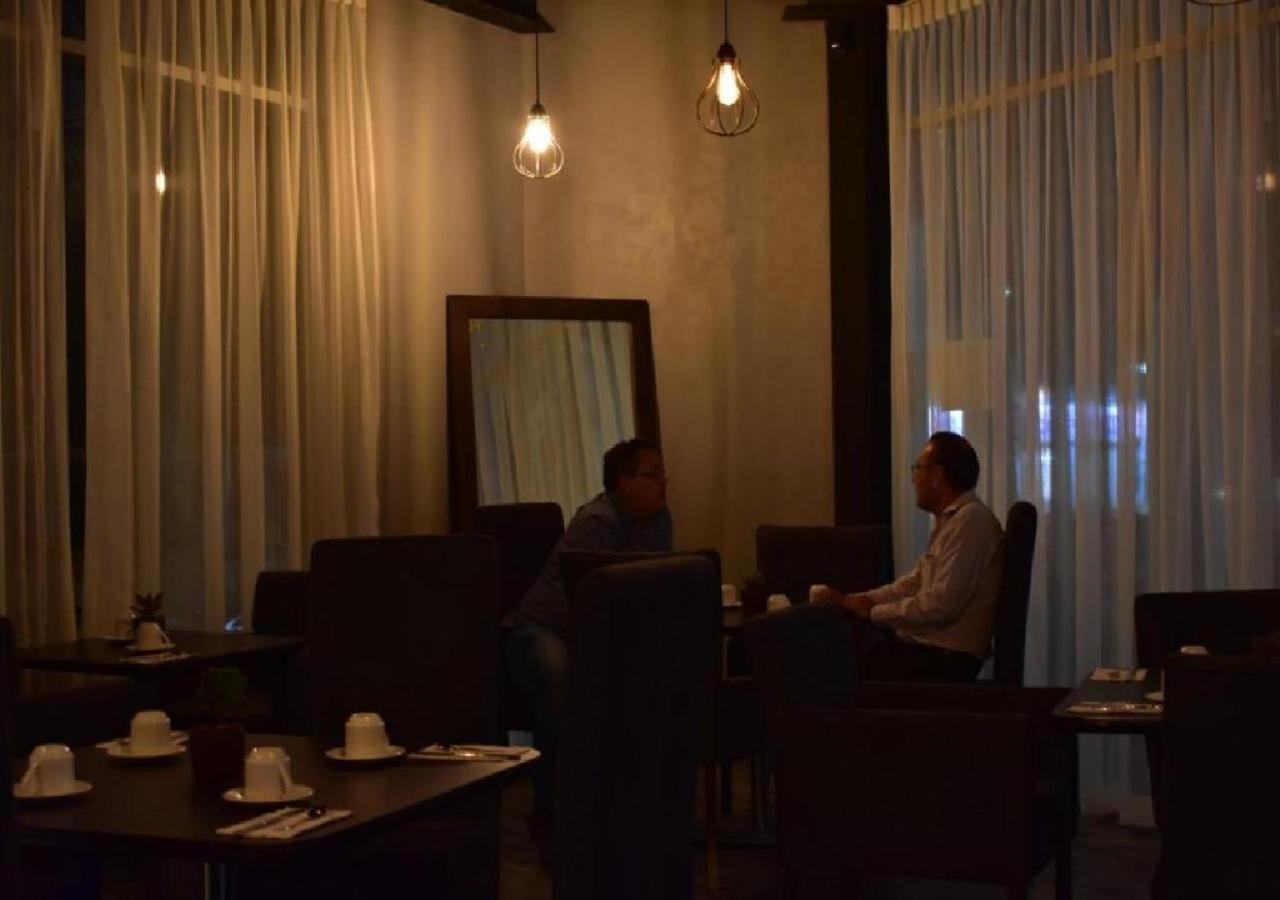 Esduma Hk Hotel Pachuca Екстериор снимка